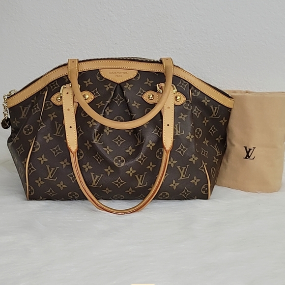 Louis Vuitton Handbags - 😍🔥Beautiful🔥😍 Authentic Louis Vuitton Tivoli GM Shoulder Bag Monogram Canvas